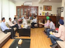 रेजिडेंट डॉक्टरों से मिले स्वास्थ्य मंत्री हर्षवर्धन, हड़ताल जल्द खत्म होने की उम्मीद जताई