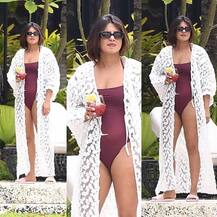 सोफी टर्नर संग HOT अंदाज़ में छुट्टियां मना रही हैं प्रियंका चोपड़ा, सामने आई हैं ये तस्वीरें