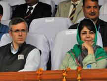 J&K: रविवार की रात से नरजबंद महबूबा मुफ्ती और उमर अब्दुल्ला गिरफ्तार