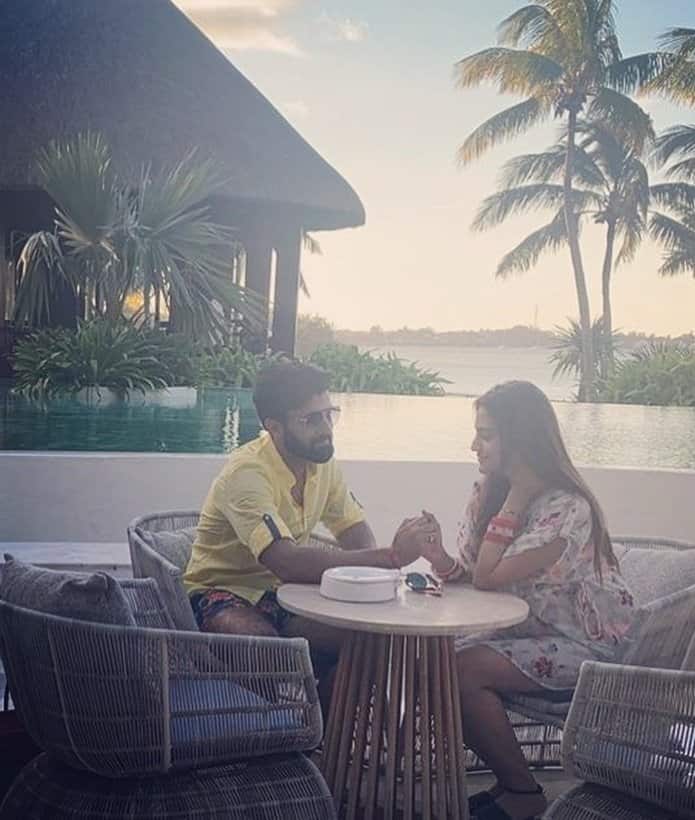 नुसरत और निखिल जैन की शादी 19 जून को हुई थी. दोनों की शादी तुर्की की राजधानी इस्तांबुल में हुई थी. शादी के बाद नुसरत जहां ने कोलकाता में शानदार रिसेप्शन दिया था.