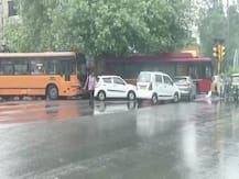 दिल्ली-NCR में झमाझम बारिश से मौसम हुआ सुहाना, गर्मी से मिली राहत