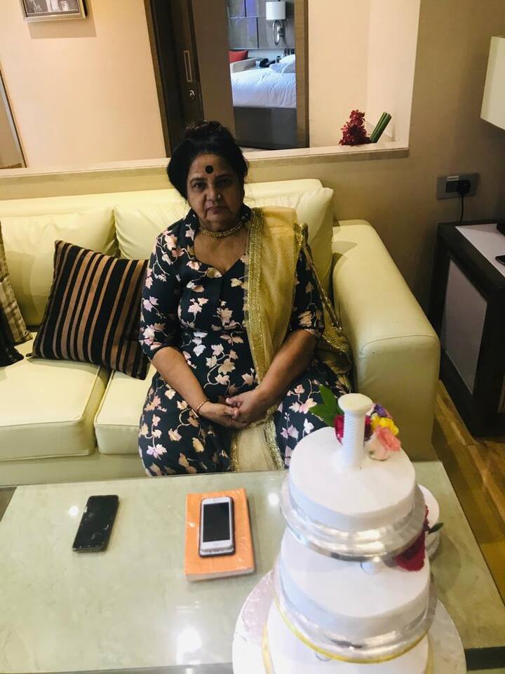 राखी ने कहा कि वो इंडस्ट्री के दोस्तों और बाक़ी लोगों के लिए जल्द ही एक पार्टी का आयोजन करेंगी.