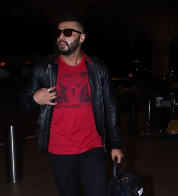 मलाइका ने अपने से कई साल छोटे अभिनेता अर्जुन कपूर संग अपने रिश्ते को कई दिनों तक लोगों की नजरों से छिपाकर रखा.