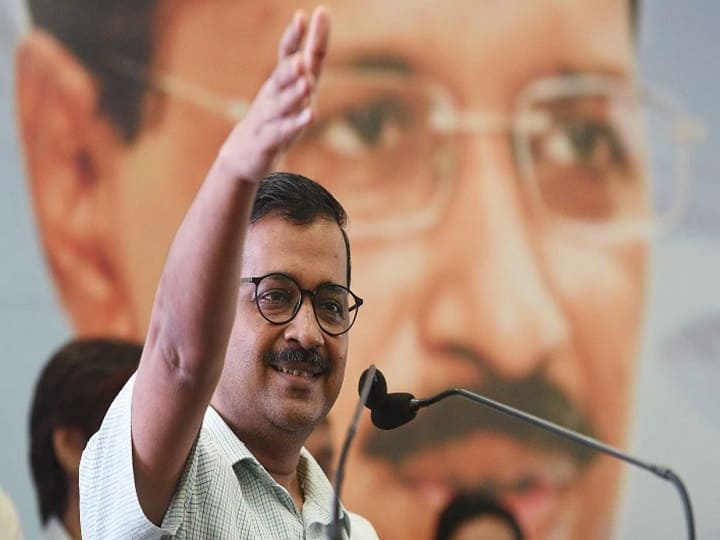 Arvind Kejriwal announced free WiFi promises 15 GB free data per month दिल्ली: चुनाव से पहले केजरीवाल सरकार की घोषणा, फ्री WiFi के लिए लगेंगे 11 हजार हॉटस्पॉट, 15 जीबी डेटा मिलेगा