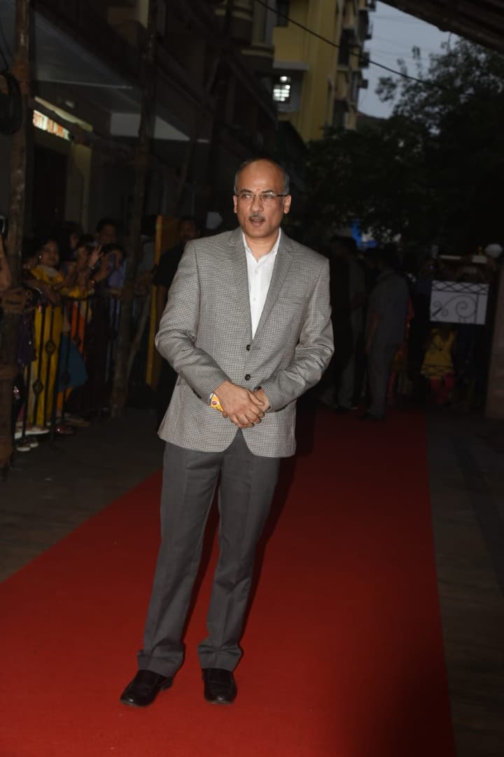 इस फिल्म को सूरज बड़जात्या ने डायरेक्ट किया था, ये फिल्म 5 अगस्त 1994 में रिलीज हुई थी.