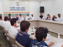 कांग्रेस अध्यक्षः रात को फिर होगी CWC की बैठक, राहुल गांधी को मनाने की नाकाम कोशिश के बाद दूसरे नामों पर विचार