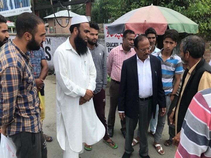 NSA ajit doval visits Anantnag South Kashmir जम्मू-कश्मीर: अनंतनाग पहुंचे एनएसए अजीत डोभाल, ईद के लिए लगी भेड़ों की मंडी भी गए