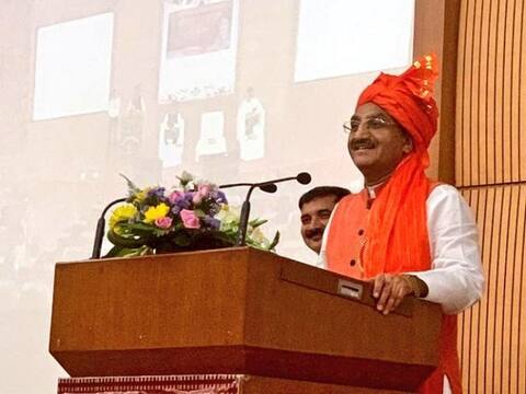 IIT बॉम्बे में शिक्षा मंत्री निशंक का अजीबोगरीब दावा, कहा- ‘चरक ऋषि ने की थी अणु-परमाणु की खोज’ IIT बॉम्बे में शिक्षा मंत्री निशंक का अजीबोगरीब दावा, कहा- ‘चरक ऋषि ने की थी अणु-परमाणु की खोज’