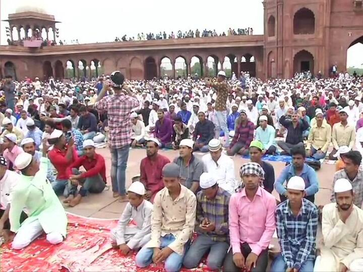 प्रधानमंत्री नरेंद्र मोदी ने ईद के मौके पर देशवासियों को बधाई दी है. अपने बधाई संदेश में उन्होंने लिखा, ‘ईद के मौके पर सभी को शुभकामनाएं. मैं उम्मीद करता हूं कि ये हमारे समाज में खुशी और शांति को बढ़ाए. ईद मुबारक!’