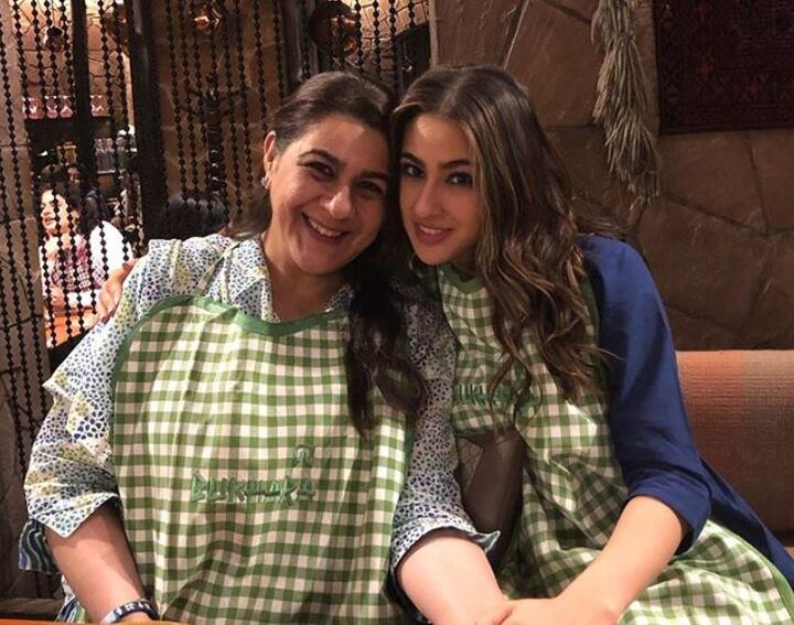 वोग को दिए एक इंटरव्यू में सारा ने कहा था कि वो अपनी मां से बहुत प्यार करती हैं. उन्होंने कहा, मैं नहीं जानती की क्या मैं अपनी मम्मी के बिना रह पाउंगी. मुझे जिंदगी में सबसे ज्यादा डर उन्हें खोने से लगता है. 