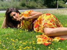 करिश्मा तन्ना की ये दिलकश अदाएं हुईं वायरल, बुल्गारिया में कर रही हैं मस्ती