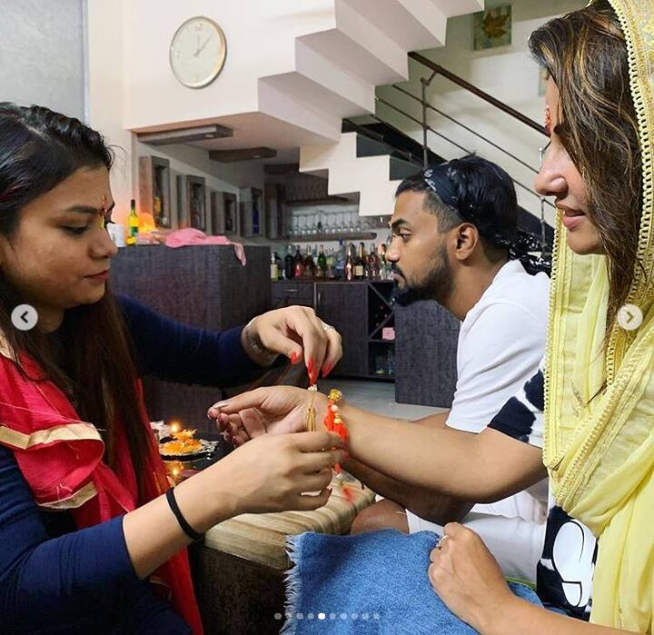 हिना ने इस सेलिब्रेशन की काफी सारी तस्वीरें फैंस के साथ सोशल मीडिया पर शेयर की हैं. (Photo Credit: @realhinakhan Instagram)