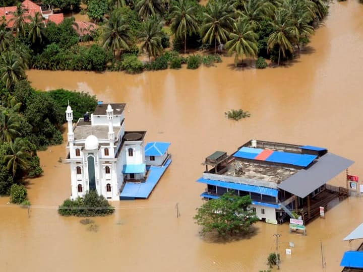 भारी बारिश का कहर जारी, केरल में मृतक संख्या 76 हुई, भूस्खलन से उत्तराखंड और जम्मू कश्मीर में नौ की मौत Flood 9 killed in landslides in U'khand and JK death toll in Kerala floods rises to 76 भारी बारिश का कहर जारी, केरल में मृतक संख्या 76 हुई, भूस्खलन से उत्तराखंड और जम्मू कश्मीर में नौ की मौत