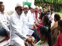 गोऱखपुर: रक्षाबंधन से पहले दिखी गंगा-जमुनी तहजीब‍ की झलक, मुस्लिम भाइयों ने हिन्‍दू बहनों से बंधवाई राखी