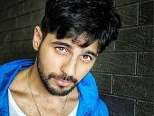 बॉक्स ऑफिस पर फ्लॉप हुई \'जबरिया जोड़ी\', सिद्धार्थ बोले-आलोचनाएं मुझे करती हैं प्रेरित