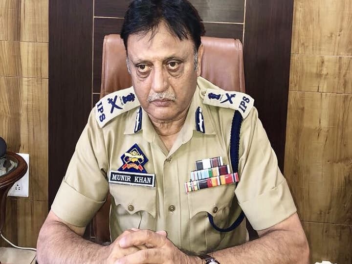 अनुच्छेद 370ः एडीजी मुनीर खान ने कहा- जम्मू से हटे प्रतिबंध, कश्मीर में कर्फ्यू जारी ban lifted in jammu says Munir Khan adg अनुच्छेद 370ः एडीजी मुनीर खान ने कहा- जम्मू से हटे प्रतिबंध, कश्मीर में कर्फ्यू जारी