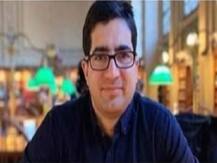 विदेश जा रहे शाह फैसल को दिल्ली एयरपोर्ट से वापस भेजा गया कश्मीर, हिरासत में लिया गया