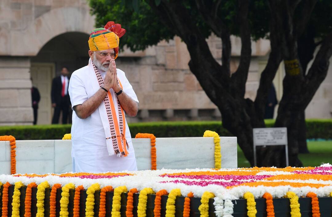 पीएम मोदी का लक्ष्य, हर तीन लोकसभा क्षेत्र के बीच होगा एक मेडिकल कॉलेज, 2 करोड़ बेघर परिवारों को मिलेगा मकान independence day delhi lal quila pm narendra modi new india plan medical college पीएम मोदी का लक्ष्य, हर तीन लोकसभा क्षेत्र के बीच होगा एक मेडिकल कॉलेज, 2 करोड़ बेघर परिवारों को मिलेगा मकान