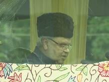 जम्मू कश्मीर: राज्यपाल सत्यपाल मलिक ने फहराया तिरंगा, कहा- आतंकियों ने हार मान ली है