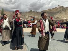 केंद्र शासित प्रदेश बनने के बाद लद्दाख में मना स्वतंत्रता दिवस, लोगों के साथ डांस करते दिखे सांसद नामग्याल