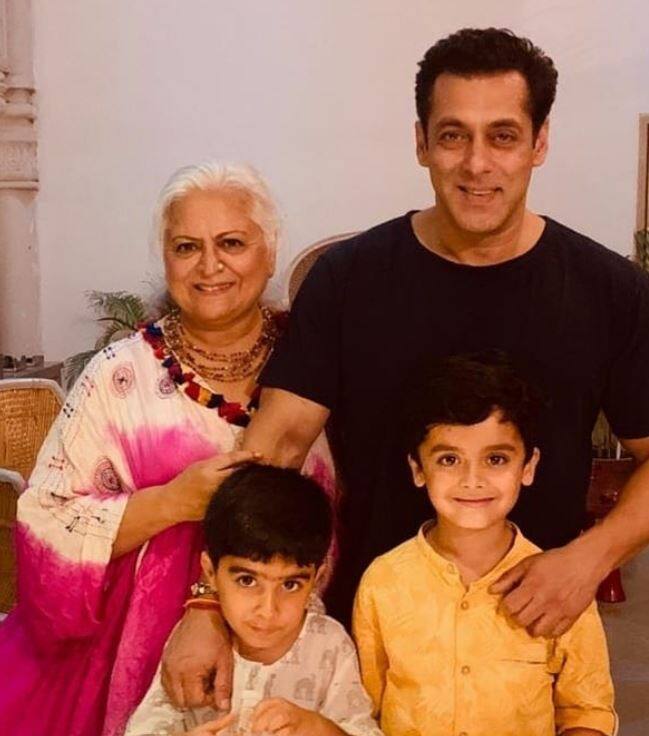 सुपरस्टार सलमान खान ने अभिनेत्री से राजनीतिज्ञ बनीं बीना काक के साथ यहां रक्षा बंधन के त्योहार को मनाया.