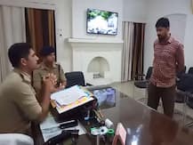 अपराधियों के दिल में यूपी पुलिस का खौफ, 50 हजार के ईनामी ने एसएसपी ऑफिस में किया सरेंडर