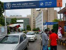 अरुण जेटली की अभी हालत गंभीर, हालचाल जानने कल एम्स गए राष्ट्रपति, अमित शाह और योगी