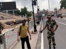 पाकिस्तान से लौटते समय मीका सिंह ने लगाए \'भारत माता की जय\' के नारे, जमकर वायरल हो रहा VIDEO