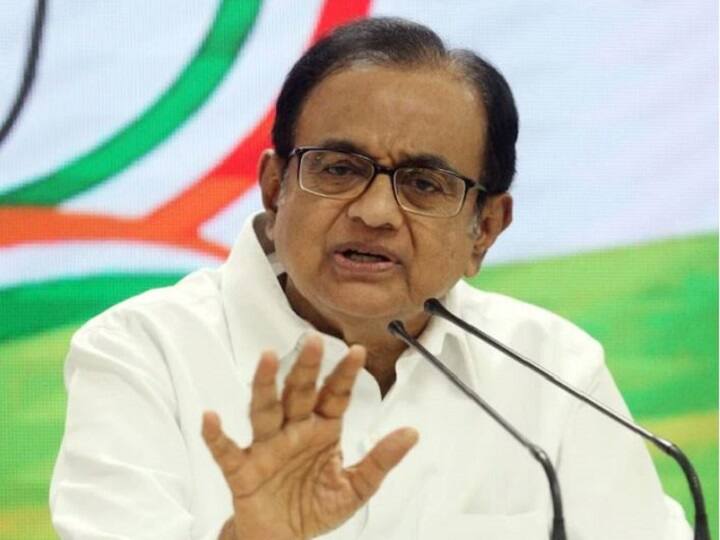 P Chidambaram condemns J&K Congress chief house arrest cites Article 21 कश्मीर में कांग्रेस नेता की नजरबंदी पर भड़के चिदंबरम, कहा- उम्मीद है अब कोर्ट एक्शन लेगा