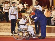 प्रख्यात सामाजिक कार्यकर्ता और पद्मश्री से सम्मानित दामोदर गणेश बापट का निधन