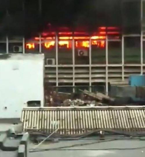AIIMS में आग के बाद मरीजों को बाहर निकाला गया, वायरोलॉजी यूनिट खाक, सारे नमूने बर्बाद