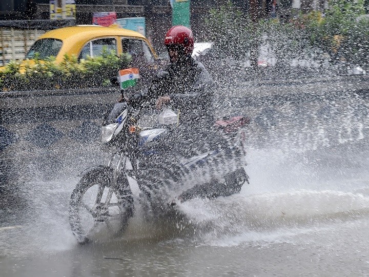 many parts of country affected by Heavy rain, kalka shimla rail route closed due to landslide बाढ़ बारिश की चपेट में पूरब-पश्चिम-उत्तर-दक्षिण, नौ राज्यों में करीब 300 लोगों की मौत