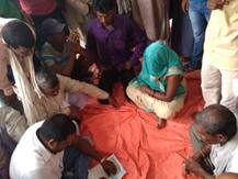 गोरखपुर में पंचायत का फरमान: 71 भेड़ के बदले पति ने पत्नी को किया प्रेमी के हवाले