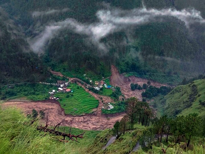 Weather: Heavy Rain in Uttarakhand, 23 Dead in Himachal Pradesh भारी बारिश के बाद उत्तराखंड में रोकी गई चारधाम यात्रा, 8 जिलों में स्कूल बंद, हिमाचल में 23 लोगों की मौत