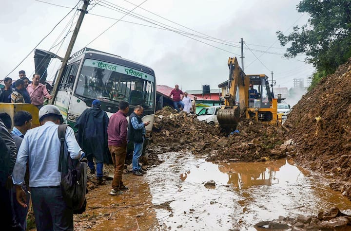 राज्य में कुल 490 करोड़ रुपये की सम्पत्ति का नुकसान हुआ है. अधिकारियों ने बताया कि राष्ट्रीय आपदा मोचन बल (एनडीआरएफ) की टीमों को कांगड़ा के नूरपुर और सोलन के नालागढ़ उपमंडलों में किसी भी स्थिति से निपटने के लिए बुला लिया गया है.