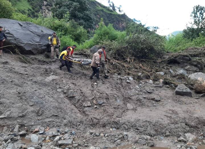 सभी विभागीय अधिकारियों का व्हाट्सएप ग्रुप बनाया गया है और टोल फ्री नंबर है.