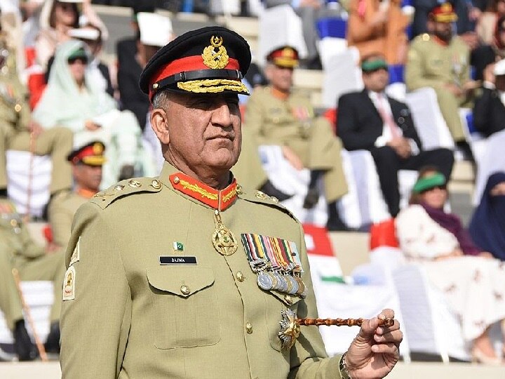Pakistani Army Chief Bajwa visited the Line of Control पाकिस्तानी सेना प्रमुख क़मर जावेद बाजवा ने किया नियंत्रण रेखा का दौरा, सुरक्षा स्थिति का लिया जायज़ा