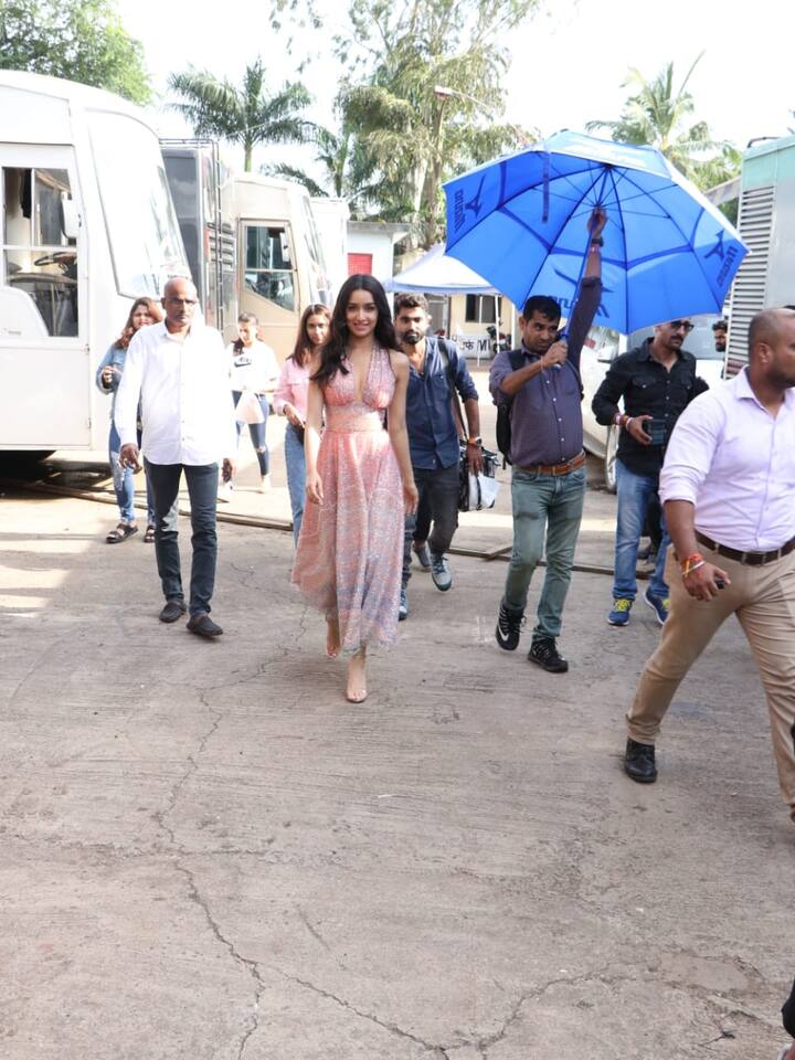 आपको बता दें कि प्रभास और श्रद्धा की ये मच अवेटेड फिल्म 30 अगस्त को सिनेमाघरों में रिलीज़ होगी. (तस्वीर मानव मंगलानी)