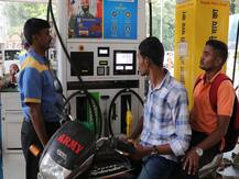 यूपी में पेट्रोल-डीजल महंगा: विपक्ष ने योगी सरकार को घेरा, BJP ने कहा- किसी से नहीं वसूल रहे पर्सनल टैक्स