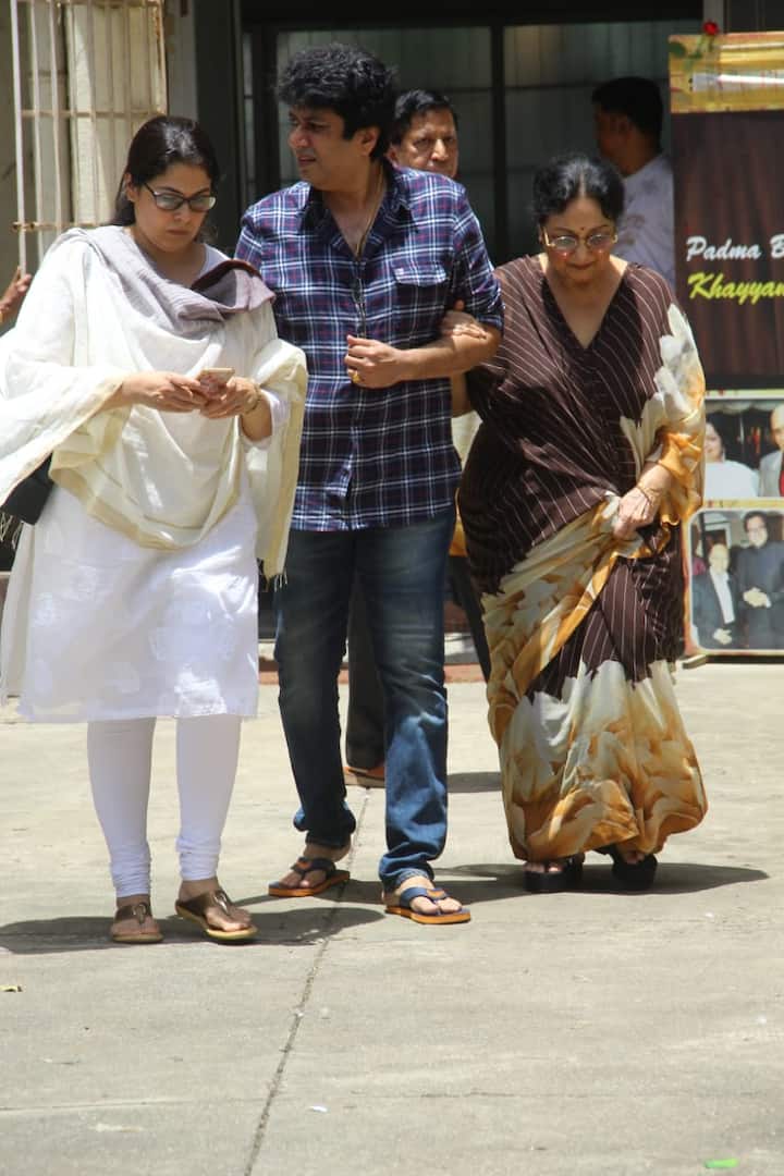 इनमें 'आखिरी खत', 'कभी-कभी', 'त्रिशूल', 'नूरी', 'बाजार', 'उमराव जान' और 'यात्रा' जैसी फिल्में शामिल हैं. (Photo Credit: Manav Manglani)