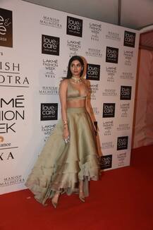Lakme Fashion Week: मनीष मल्होत्रा के फैशन शो में दिखा श्रीदेवी की बेटी खुशी कपूर का HOT अवतार, देखें तस्वीरें