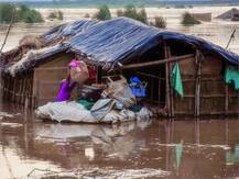 दिल्ली में यमुना का जलस्तर खतरे के निशान से ऊपर, आसपास के इलाकों में भरा पानी, श्मशान और मंदिर भी डूबे