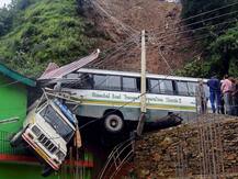 हिमाचल में भारी बारिश-भूस्खलन से 63 की मौत, पंजाब और हरियाणा में बाढ़ जैसे हालात