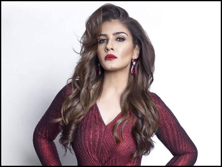 Raveena Tandon reveals her father was shocked to see her on camera रवीना टंडन को पहली बार कैमरे पर देख हैरान हो गए थे उनके पापा