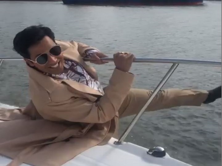Varun Dhawan shares a video while he was performing a dangerous stunt in the middle of Sea   समुद्र के बीच में वरुण धवन ने किया खतरनाक स्टंट, सामने आया ये VIDEO