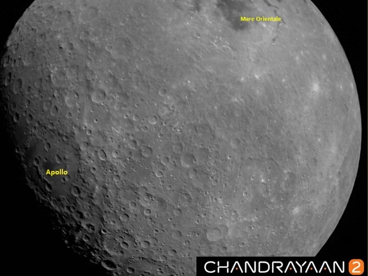 chandrayaan 2 isro tweets first image of moon ISRO ने जारी की Chandrayaan-2 से ली गई चंद्रमा की पहली तस्वीर