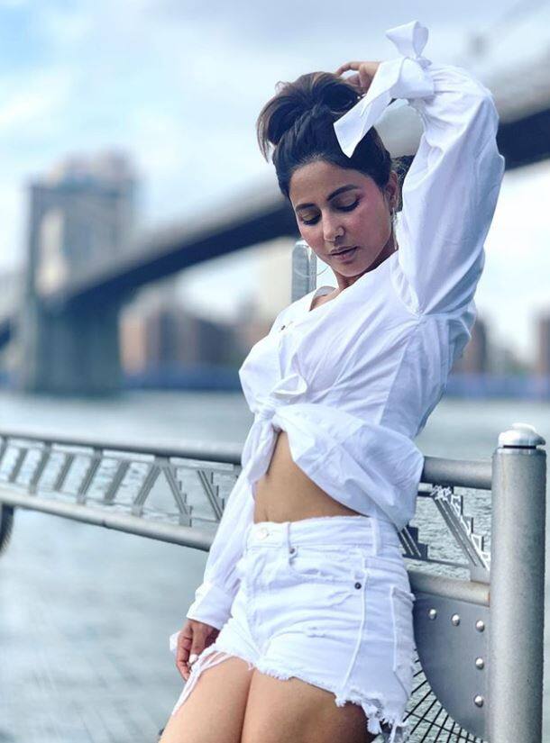  हिना खान ने एक मशहूर अखबार से इस बारे में बात की और कहा उन्हें विक्रम की फिल्म का कॉन्सेप्ट पसंद आया. हिना ने फिल्म के कुछ गाने भी सुने और वह उन्हें काफी पसंद आए. (फोटो-इंस्टाग्राम/हिना खान)