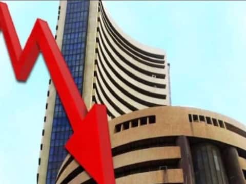 शुरुआती कारोबार में सेंसेक्स 344 अंक टूटा, निफ्टी में भी दर्ज हुई गिरावट