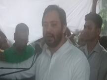 एक्शन मोड में दिखे तेजस्वी यादव, झमाझम बारिश के बीच चलाया RJD का सदस्यता अभियान