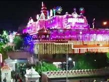 मथुरा में जन्माष्टमी पर लगा श्रद्धालुओं का तांता, सीएम योगी आदित्यनाथ का दौरा रद्द
